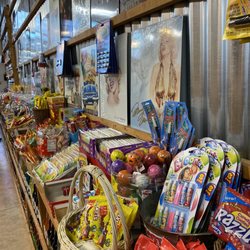 Rocket Fizz - More candy!