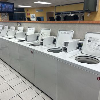 Circle Coin Laundry & Dry Cleaning - Laundromat Near Me - Long Beach, California