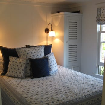 The Cottages at Cabot Cove - Bedroom - Hotels Near Me - Kennebunkport, Maine The Cottages at Cabot Cove - Bedroom - Hotels Near Me - Kennebunkport, Maine