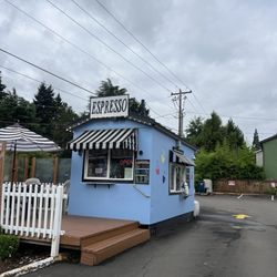 The Roasted Bean Espresso - Outside