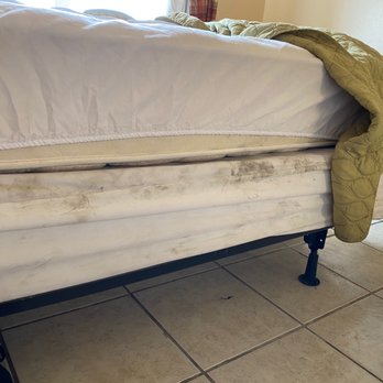 Aztec Ocean Resort - Bottom sheet.  Possibly purchased from a farm? - Hotels Near Me - Seaside Heights, New Jersey