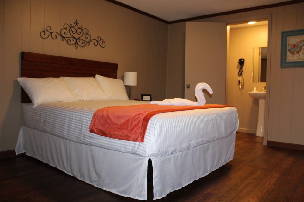 CALLAHAN HOTEL Updated October 2024 20 Photos 501 Hwy 67 N, Walnut Ridge, Arkansas