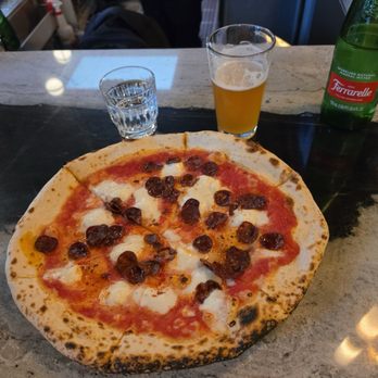 Terun Pizza - Diavolo pizza, sparkling and Weinstephaner beer - Pizza Near Me - Palo Alto, California Terun Pizza - Diavolo pizza, sparkling and Weinstephaner beer - Pizza Near Me - Palo Alto, California