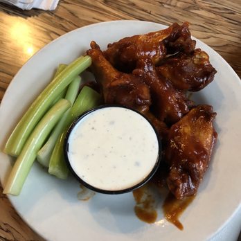 Archie Moore's Bar & Restaurant - Buffaque - Bars Near Me - Fairfield, Connecticut Archie Moore's Bar & Restaurant - Buffaque - Bars Near Me - Fairfield, Connecticut