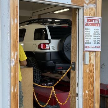 Scotty's Alignment & Brake Services - Entrance for service - Auto Repair Near Me - Pearl City, Hawaii
