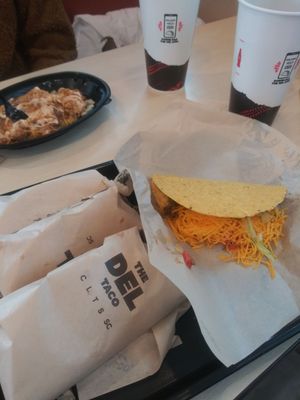 Del Taco by null