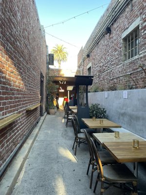 Alley on vermont by null