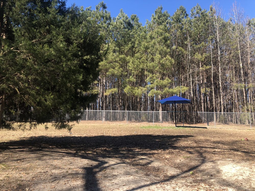 FUQUAYVARINA DOWNTOWN DOG PARK Updated October 2024 110 Woodland