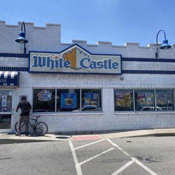 White Castle - Distinct exterior - Fast Food Near Me - Bronx, New York White Castle - Distinct exterior - Fast Food Near Me - Bronx, New York