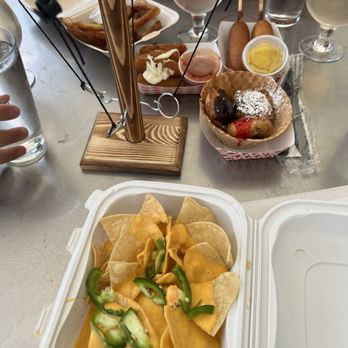 Contentment Brewing - Food truck selection - Breweries Near Me - Modesto, California