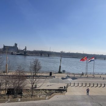 Gateway Arch - Outside - Landmarks & Historical Buildings Near Me - Saint Louis, Missouri