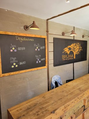 Bruma Valle de Guadalupe by null