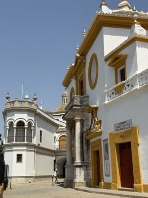 Plaza de Toros de la Real Maestranza de Caballería de Sevilla by null