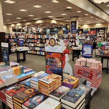 Barnes & Noble - Bookstores Near Me - Pembroke Pines, Florida