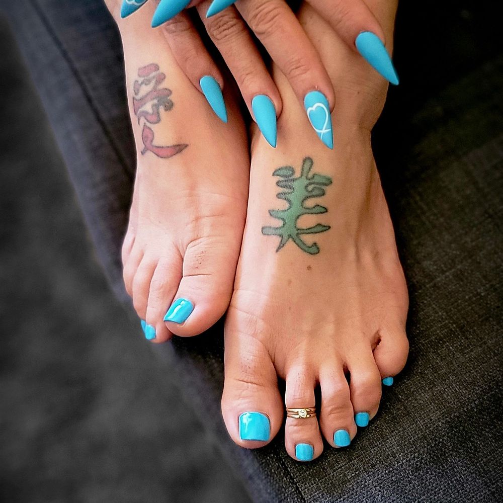 Valentine's Day - Tiffany Blue Chrome Nails. Tiffany Blue Gel Toes Valentine's Day - Tiffany Blue Chrome Nails. Tiffany Blue Gel Toes