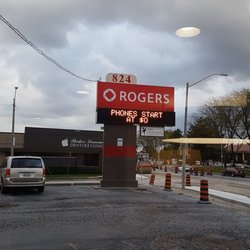 Rogers - Prime Communications - Sign outside.