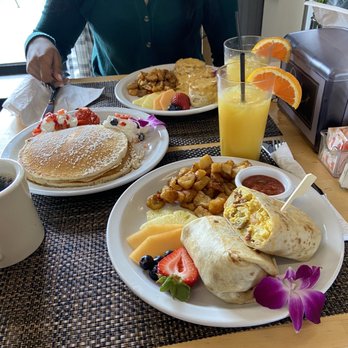 Cafe Volo - Cafes Near Me - West Hampton Beach, New York