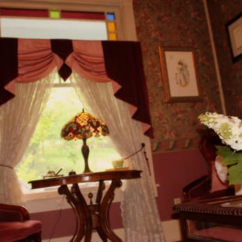 Hidden Springs Bed & Breakfast - Hotels Near Me - Eureka Springs, Arkansas