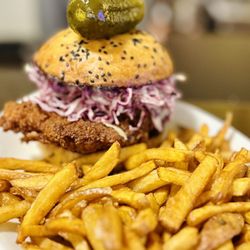 Tuba Baking - Schnitzel sandwich and frites.
