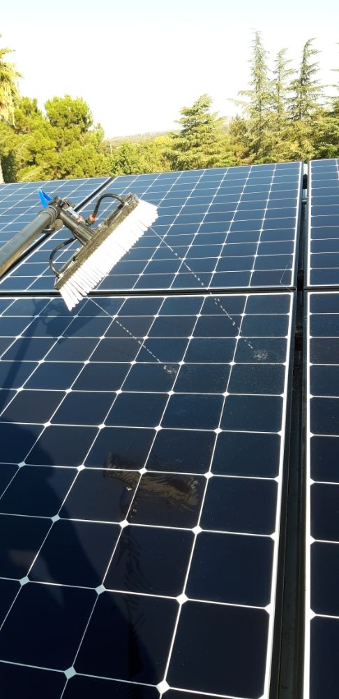 Slide of Foothills Solar Cleaning