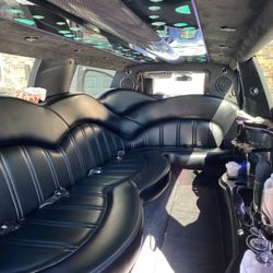 Chicago Chauffeurs Limousine