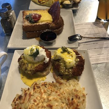 Toast - Crab cake eggs Beni. - Breakfast & Brunch Near Me - Temecula, California