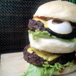 Juicesabel - Double vegan cheeseburger