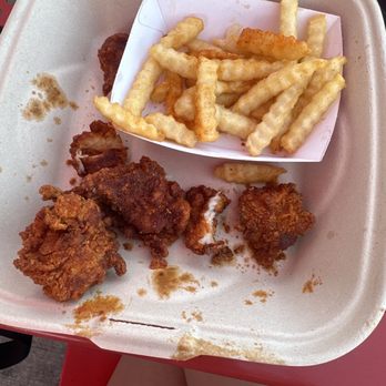 Dave's Hot Chicken - This is chicken 10 pc. Dave's Bites w/ Fries - Halal Near Me - Tonawanda, New York