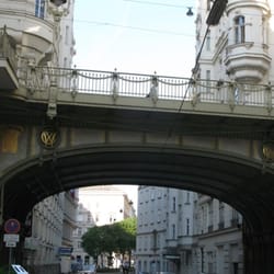 Hohe Brücke