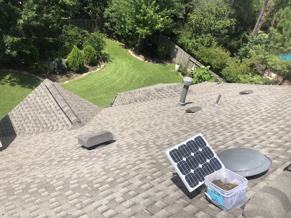 Slide of A&M Roofing