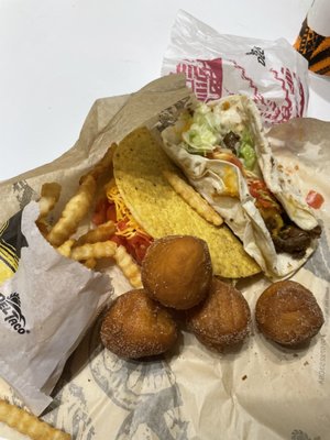 Del Taco by null