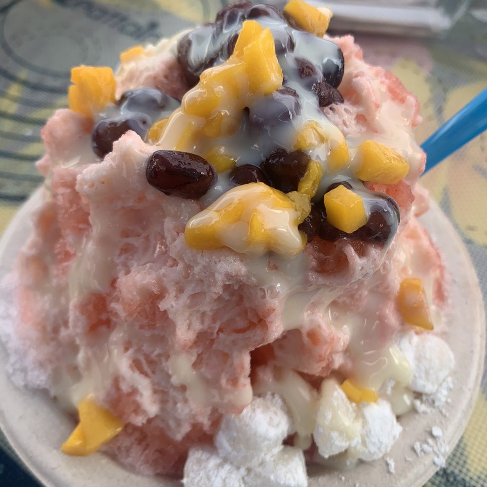 Suga Watah - Guava orange, fresh mangos, mochi, Azuki beans and topped with condensed milk - Shaved Ice Near Me - Hayward, California Suga Watah - Guava orange, fresh mangos, mochi, Azuki beans and topped with condensed milk - Shaved Ice Near Me - Hayward, California