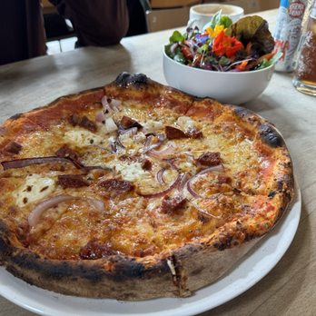 Black Isle Bar Fort William - Nduja and honey pizza with a salad - Brewpubs Near Me - Fort William, HLD