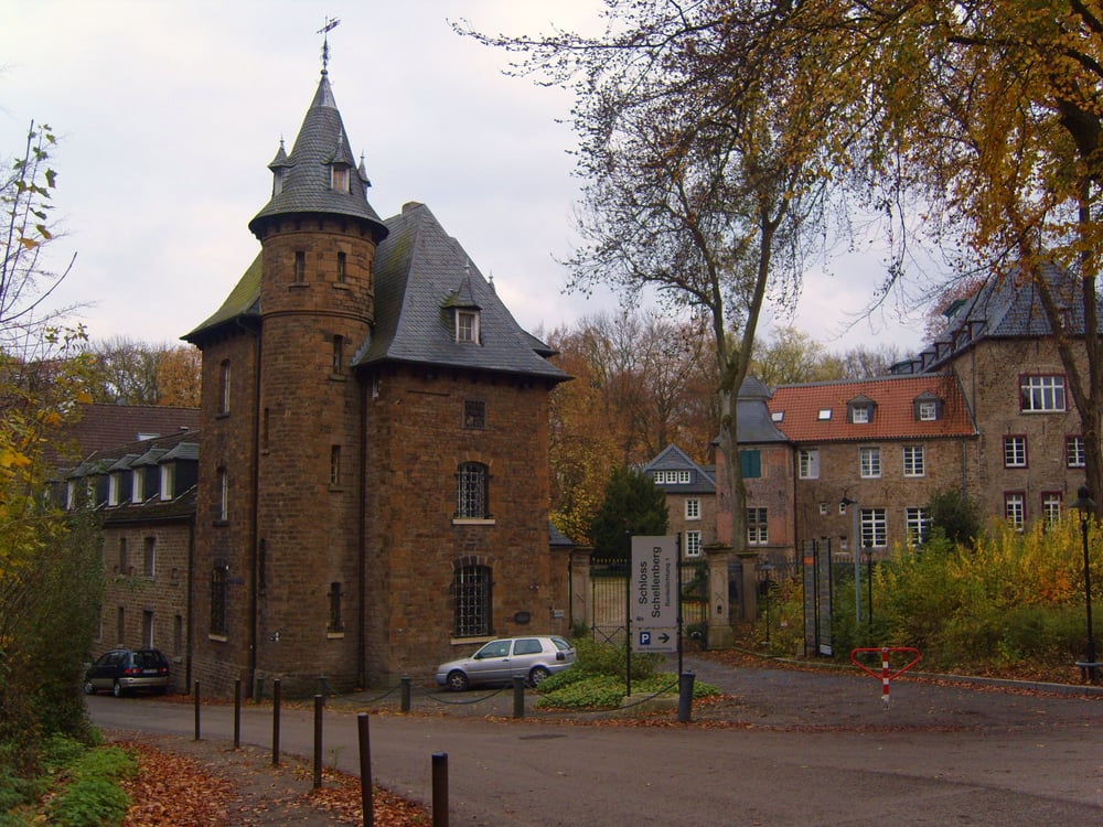 SCHLOSS SCHELLENBERG nearby at Renteilichtung 1, Essen, Nordrhein