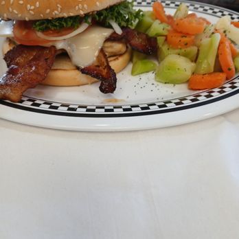 Penny's Diner - Grilled chicken sandwich with a veggie side - Diners Near Me - Yuma, Arizona Penny's Diner - Grilled chicken sandwich with a veggie side - Diners Near Me - Yuma, Arizona