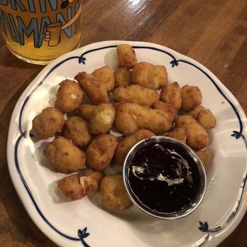 Commerce Street Brewery Hotel - Jalapeño Cheese Curds with Raspberry Sauce - New American Near Me - Mineral Point, Wisconsin Commerce Street Brewery Hotel - Jalapeño Cheese Curds with Raspberry Sauce - New American Near Me - Mineral Point, Wisconsin
