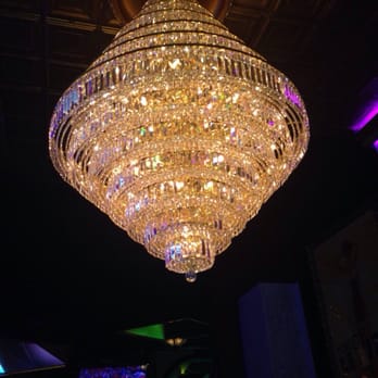 Jeff Ruby's Steakhouse - Cincinnati - Pretty chandelier - Steakhouses Near Me - Cincinnati, Ohio Jeff Ruby's Steakhouse - Cincinnati - Pretty chandelier - Steakhouses Near Me - Cincinnati, Ohio