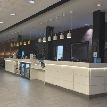 Hampton by Hilton London Docklands - Hotels Near Me - London, XGL