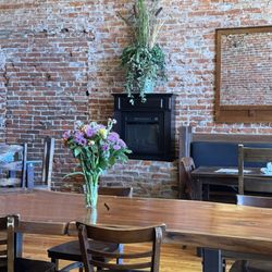 The Pearl Bar & Grill