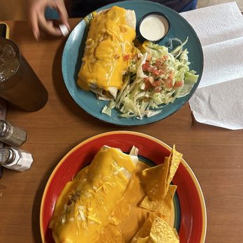 Coco's Cocina Tex Mex  Restaurant - Burrito - Tex-Mex Near Me - Pitman, New Jersey