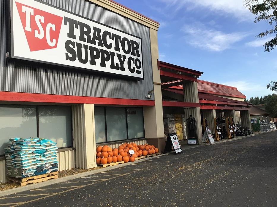 TRACTOR SUPPLY Updated October 2024 800 N Park Dr, Selah