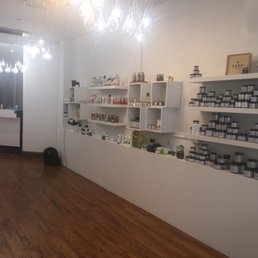 Super clean and cozy Hidden Hemp! Brooklyn's #1 Hemp and CBD shop!