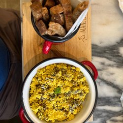 Manjerica - Scrambled tofu and mushrooms with toast sticks.