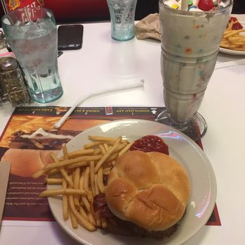 Steak ’n Shake - Hands down the best place to go when your high - Burgers Near Me - Glenview, Illinois