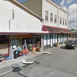 Nice To Be Kneaded - Quaint storefront massage therapist