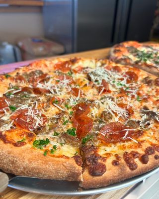 Yearling Pizza by null