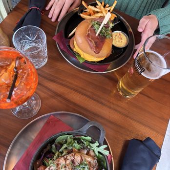 Boeuf - Chicken Salad and Burger - Steakhouses Near Me - Dublin, D