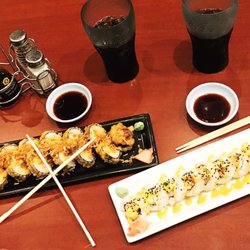 Da Pineapple Grill - Pau Hana Roll (left), Mango Moonlight (right)