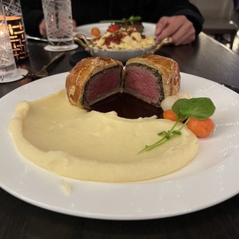 Hell's Kitchen - Beef Wellington - Cocktail Bars Near Me - Funner, California Hell's Kitchen - Beef Wellington - Cocktail Bars Near Me - Funner, California