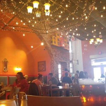 M'tucci's Moderno - Dining room - Italian Near Me - Rio Rancho, New Mexico M'tucci's Moderno - Dining room - Italian Near Me - Rio Rancho, New Mexico